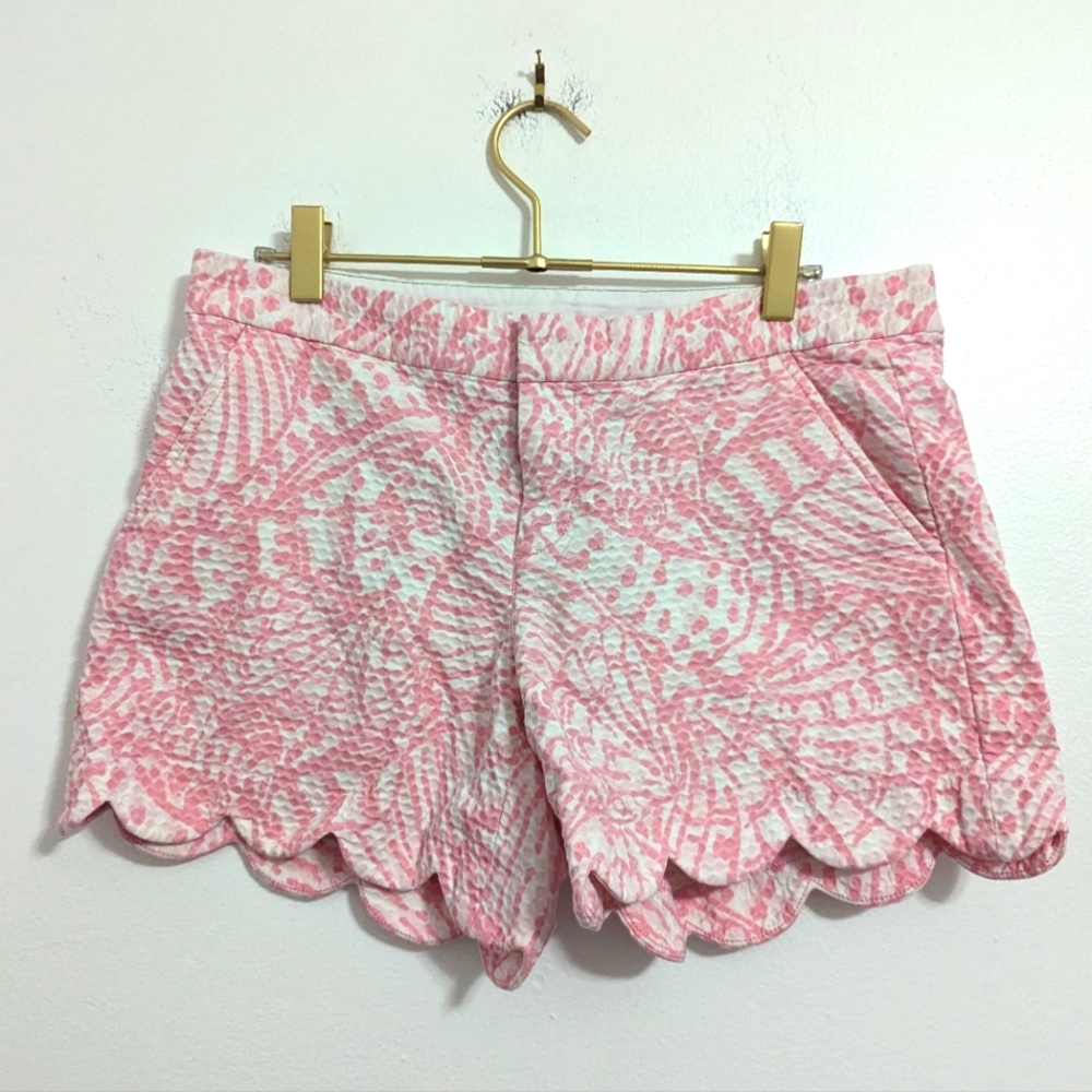 Lilly Pulitzer Size 6 Pink and White Scalloped‎ Edge The Buttercup Shorts